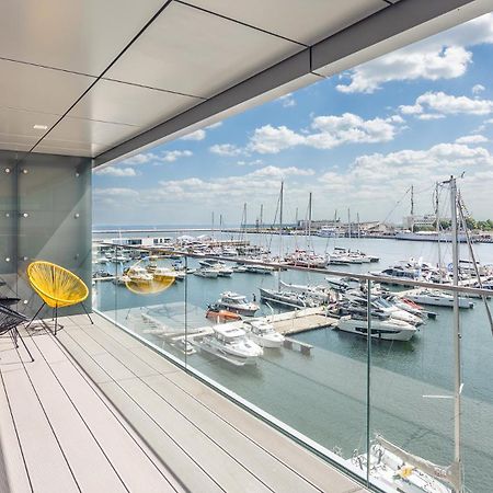 Flatbook - City Center Apartments Yacht Park กดิเนีย ภายนอก รูปภาพ