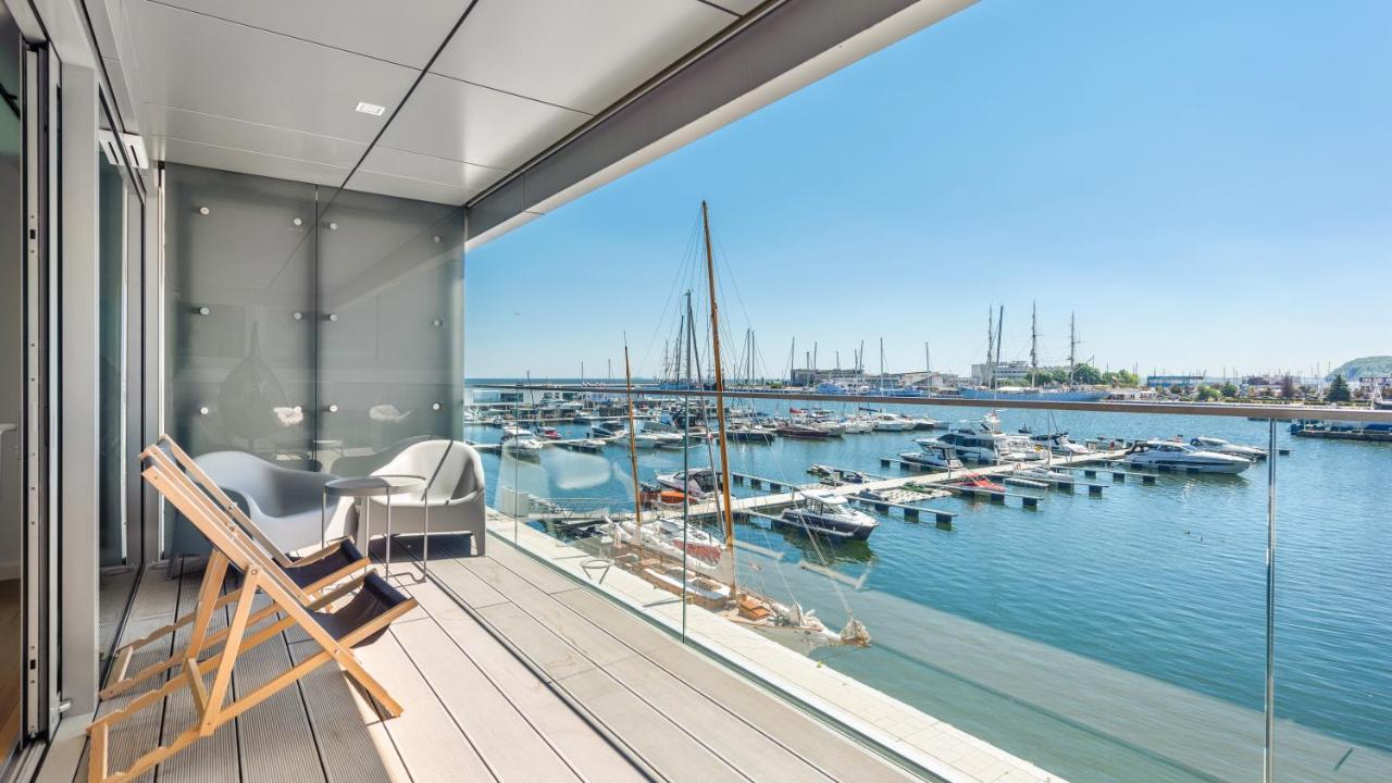Flatbook - City Center Apartments Yacht Park กดิเนีย ภายนอก รูปภาพ