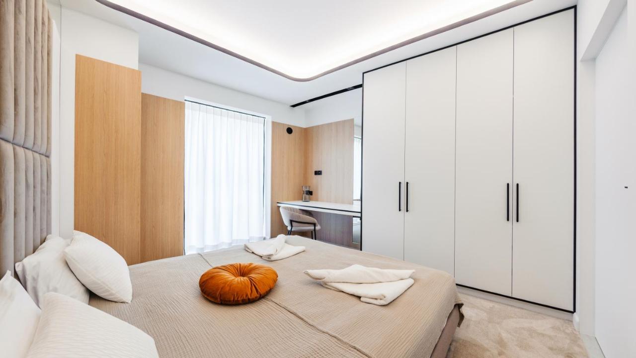 Flatbook - City Center Apartments Yacht Park กดิเนีย ภายนอก รูปภาพ