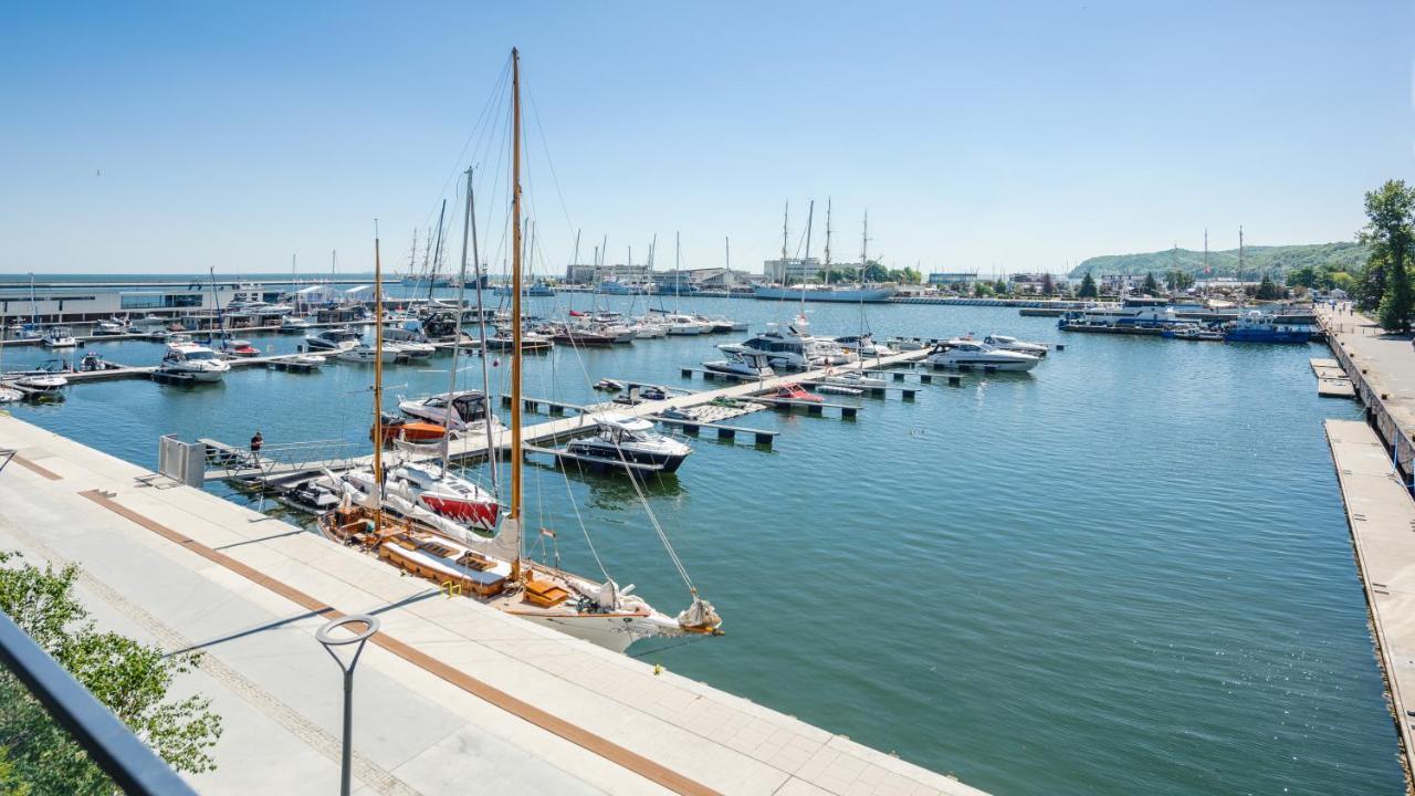 Flatbook - City Center Apartments Yacht Park กดิเนีย ภายนอก รูปภาพ