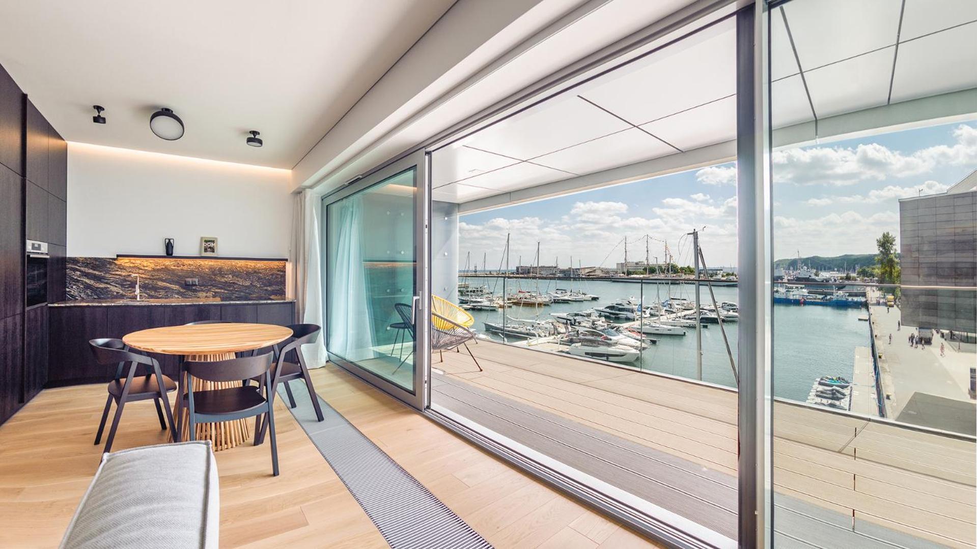 Flatbook - City Center Apartments Yacht Park กดิเนีย ภายนอก รูปภาพ